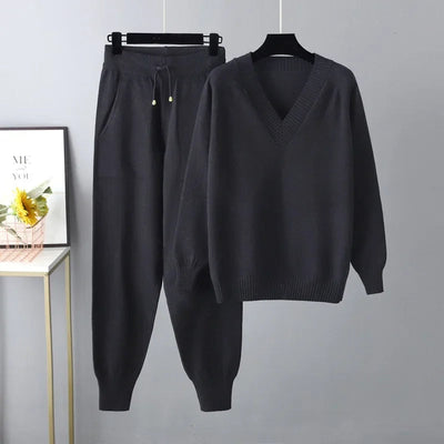 Knitted V-Neck Wool Set