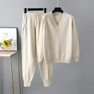Knitted V-Neck Wool Set