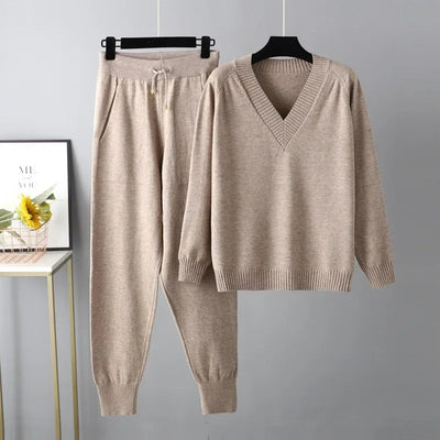 Knitted V-Neck Wool Set